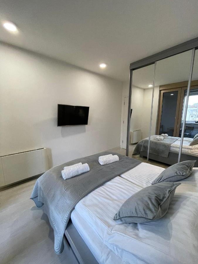 Iskra Apartamento Belgrado Exterior foto